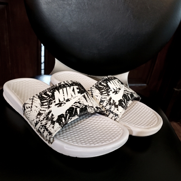 Nike Shoes - Nike Slides